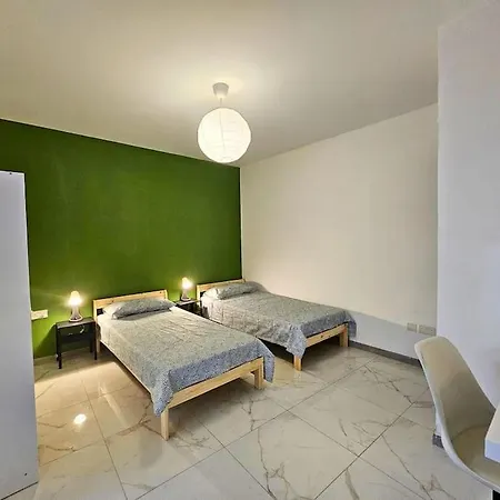 Sleeps 7 Spacious St Pauls Bay Apartamento *