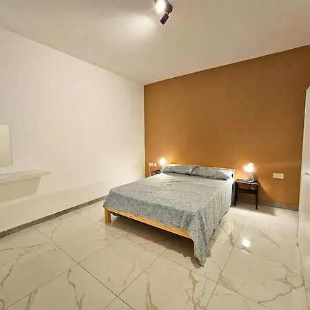 Sleeps 7 Spacious St Pauls Bay St. Paul's Bay