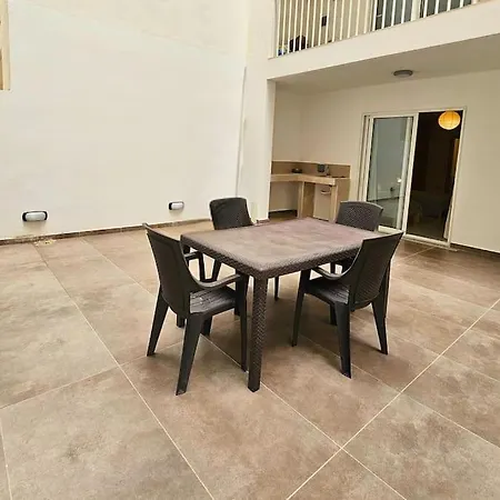 Apartment Sleeps 7 Spacious St Pauls Bay St. Paul's Bay