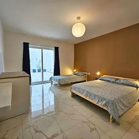 Sleeps 7 Spacious St Pauls Bay Appartement *