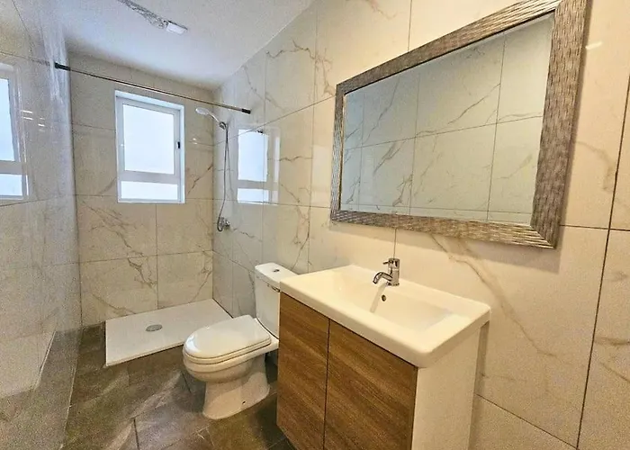 Lejlighed Sleeps 7 Spacious St Pauls Bay *