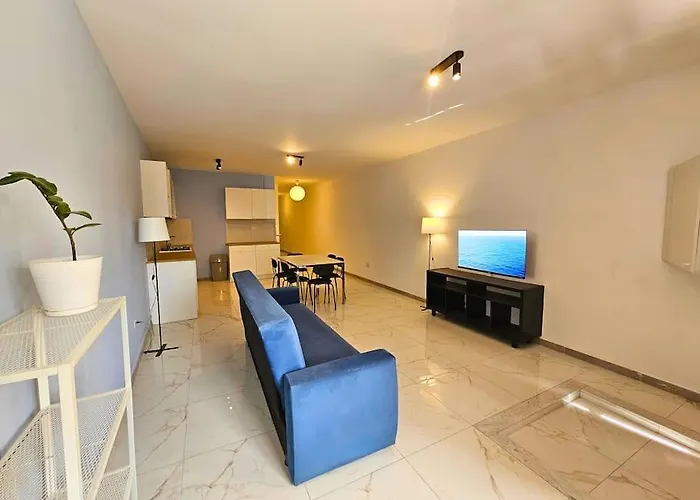 Sleeps 7 Spacious St Pauls Bay Lejlighed