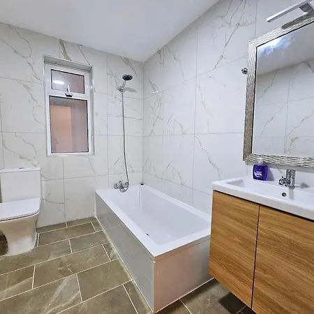 Sleeps 7 Spacious St Pauls Bay Appartement *