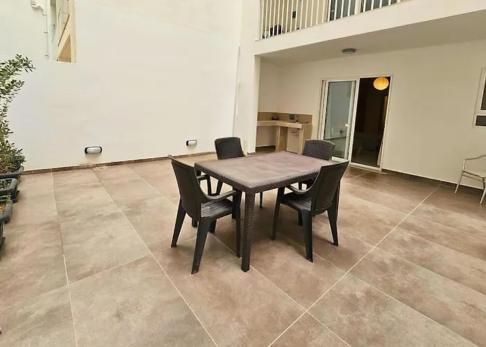 Apartment Sleeps 7 Spacious St Pauls Bay St. Paul's Bay